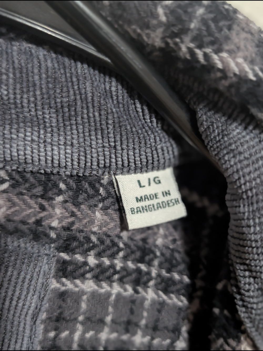 Orvis Black and White Plaid Casual Button-Down Shirt - Picture 5 of 7